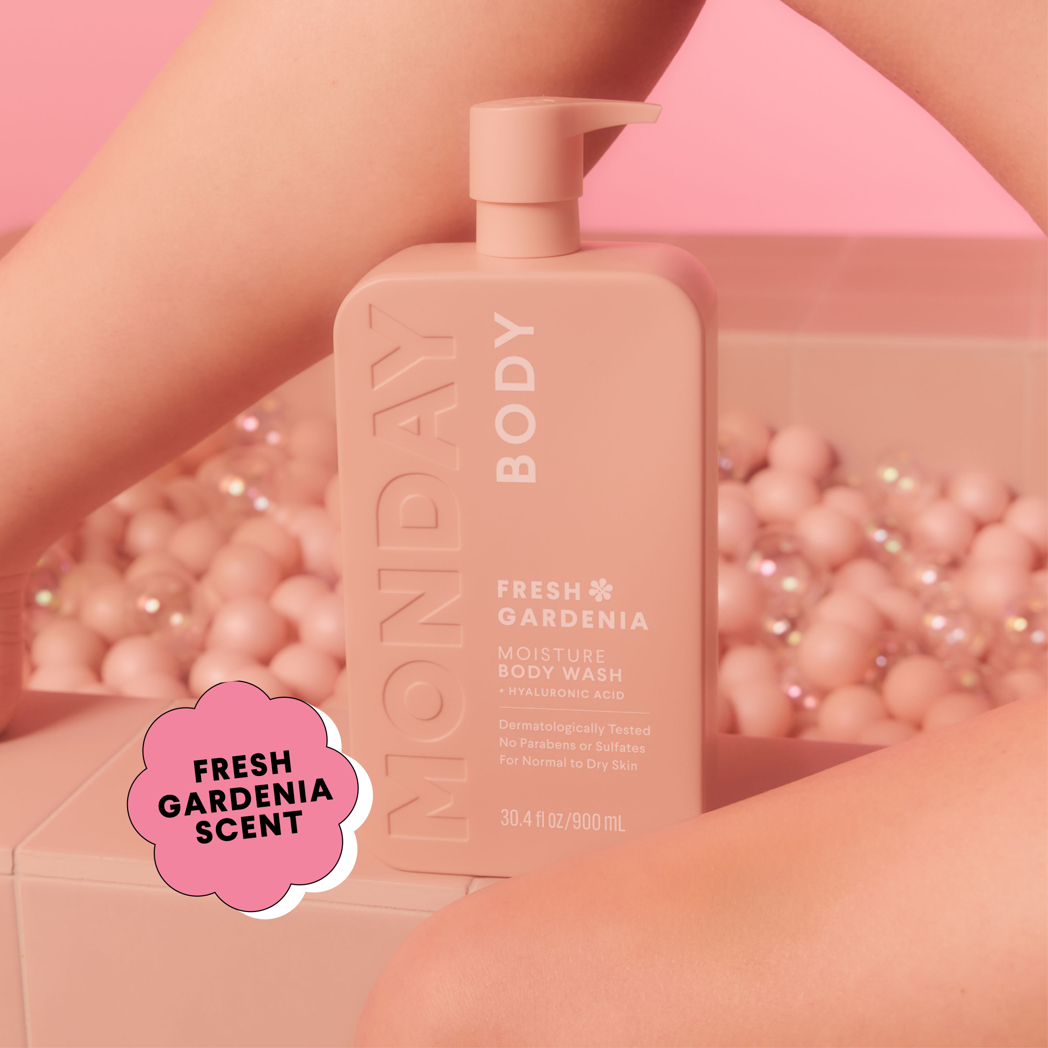 104135-US-UK_MONDAY_MOISTURE Body Wash Fresh Gardenia_900ml_ECOM IMAGE 2